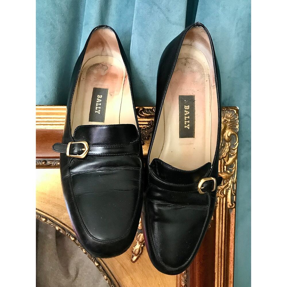 Vintage Bally leather heeled loafers in black with buckle detail, size 5